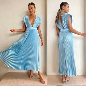 L'IDEE Gala Pleated Plunge V Neckline A-Line Midi Cocktail Dress Summer Blue NEW